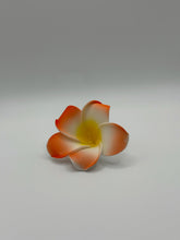 Cargar imagen en el visor de la galería, Blossoms flower hair clip
