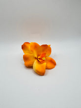 Cargar imagen en el visor de la galería, Hawaiian Hair clip
